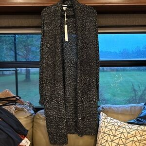 NWT women’s long sleeve cardigan by Caslon size L with pockets (black/white)